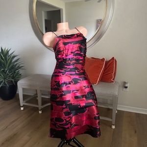 Size 6 semi formal RED silky party dress  NWOT